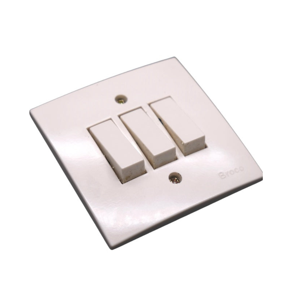 SAKLAR TRIPLE IB BROCO 6613