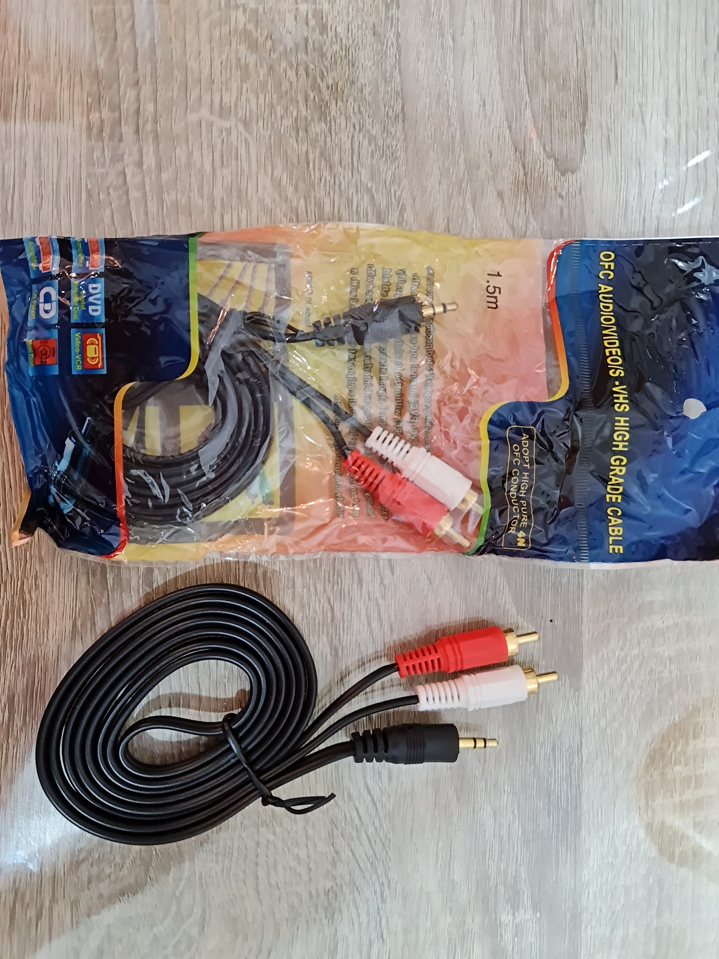 KABEL RCA TO MINI HITAM (1.5M)